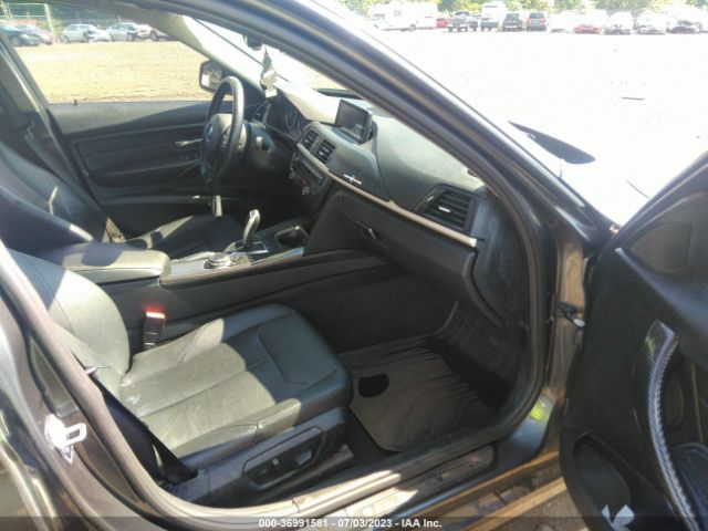 WBA3B1G59FNT02975 BMW 3 Series 320i