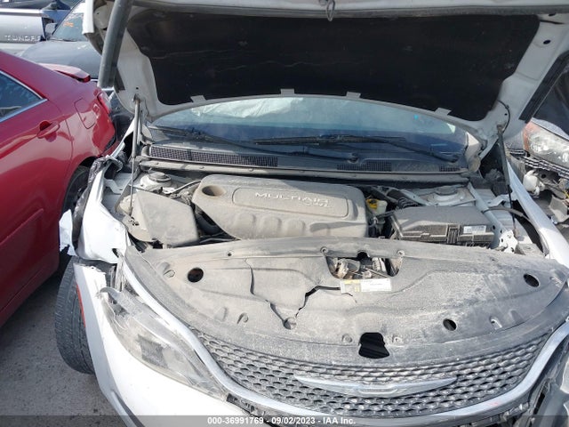 Chrysler 200 Limited 2015 1C3CCCAB1FN533786 Image 10