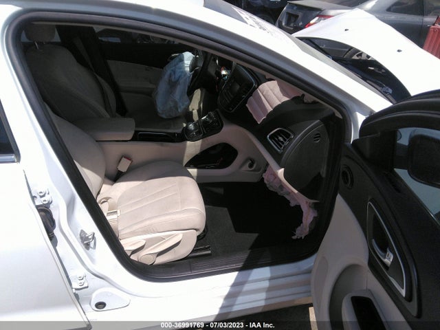 Chrysler 200 Limited 2015 1C3CCCAB1FN533786 Image 5