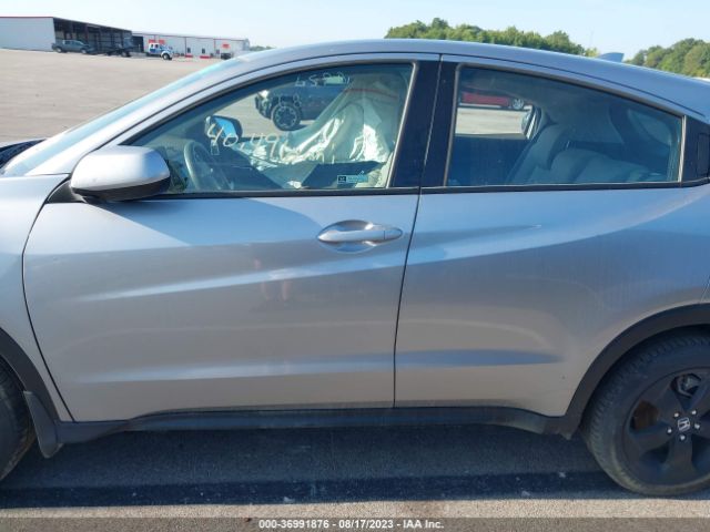 3CZRU6H36KG728833 Honda HR-V LX
