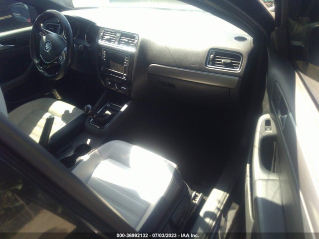 3VWB17AJ2GM249894 Volkswagen Jetta Sedan 1.8t Sport