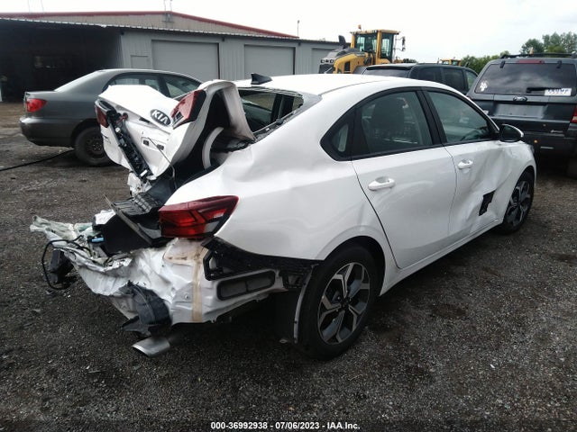 2021 KIA FORTE LXS VIN: 3KPF24AD2ME325484