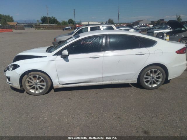 3FA6P0LU1KR255561 Ford Fusion Hybrid Se