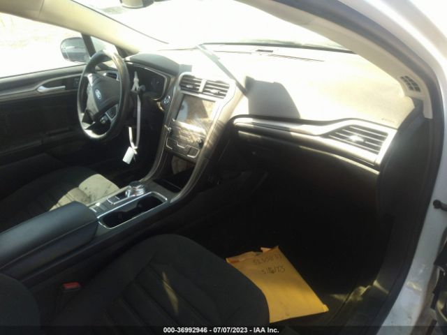 3FA6P0LU1KR255561 Ford Fusion Hybrid Se