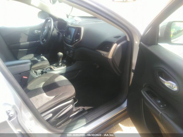1C4PJMCS8EW190330 Jeep Cherokee Latitude