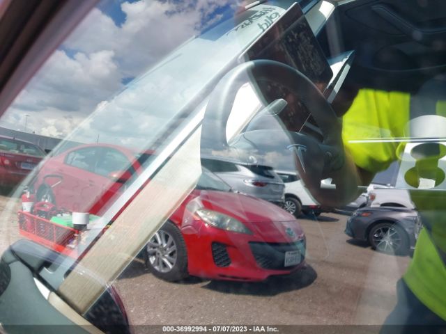 5YJ3E1EA1PF384386 Tesla MODEL 3