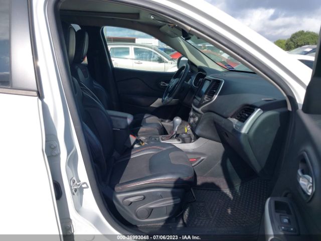 1C4PJMBSXHW585129 Jeep Cherokee Trailhawk
