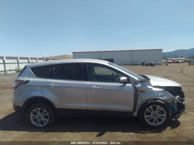 1FMCU9GD2HUE49677 Ford ESCAPE SE