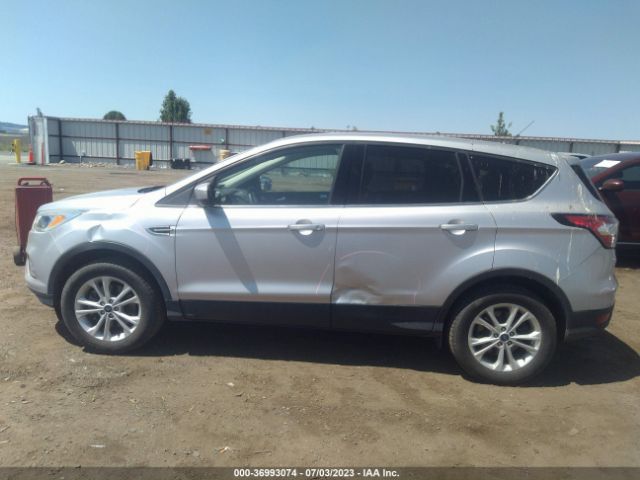 1FMCU9GD2HUE49677 Ford ESCAPE SE
