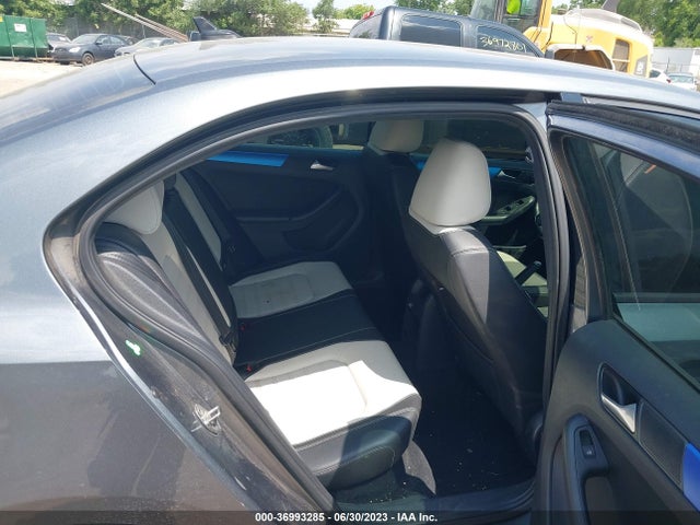 3VWB17AJ9GM302364 Volkswagen Jetta Sedan 1.8t Sport