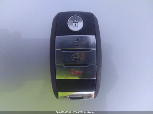 KNDCC3LC8H5103435 KIA NIRO EX