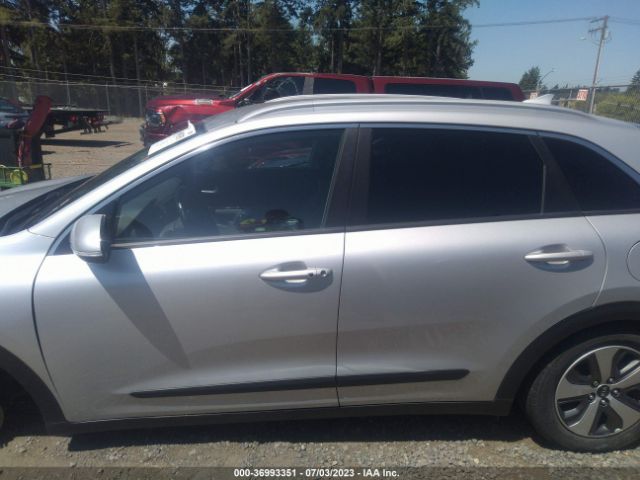 KNDCC3LC8H5103435 KIA NIRO EX