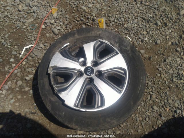 KNDCC3LC8H5103435 KIA NIRO EX