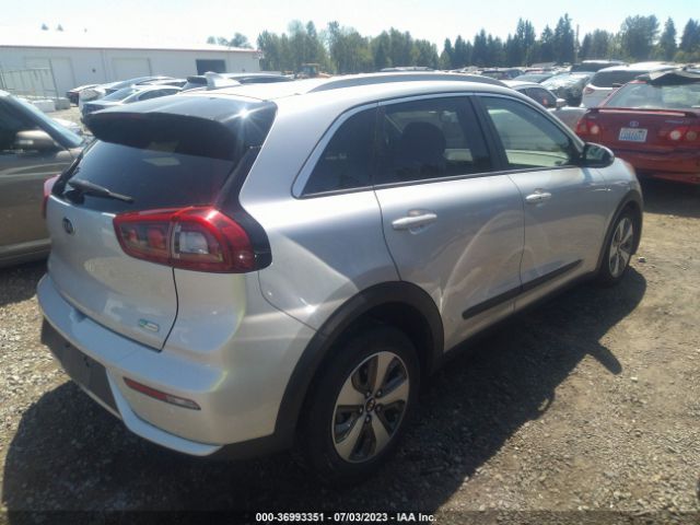 KNDCC3LC8H5103435 KIA NIRO EX