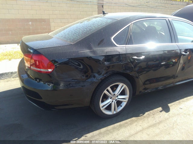 1VWBT7A30EC106078 Volkswagen Passat Se W/sunroof & Nav