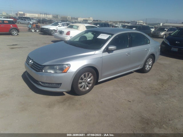 1VWAT7A37FC080611 Volkswagen Passat 1.8t Wolfsburg Ed