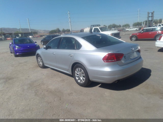 1VWAT7A37FC080611 Volkswagen Passat 1.8t Wolfsburg Ed