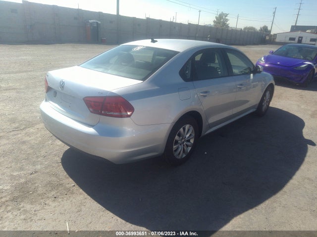 1VWAT7A37FC080611 Volkswagen Passat 1.8t Wolfsburg Ed
