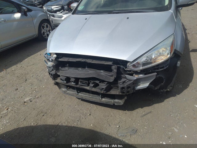2015 FORD FOCUS SE VIN: 1FADP3F27FL224435