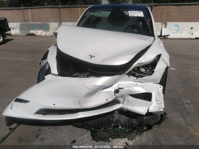 Tesla Model Y Performance 2022 7SAYGDEF1NF550838 Image 13