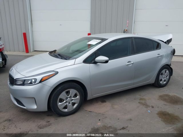 3KPFK4A7XJE209472 KIA FORTE LX