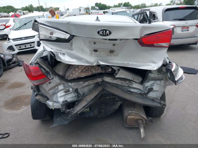 3KPFK4A7XJE209472 KIA FORTE LX