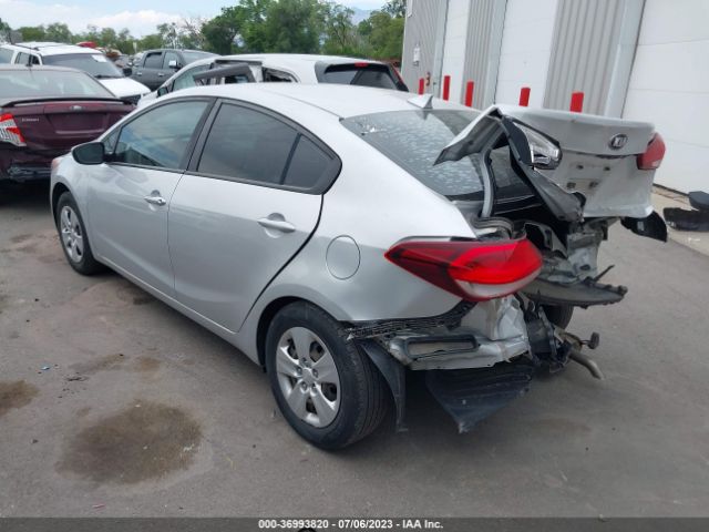 3KPFK4A7XJE209472 KIA FORTE LX