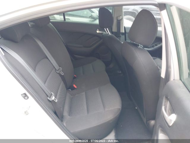 3KPFK4A7XJE209472 KIA FORTE LX