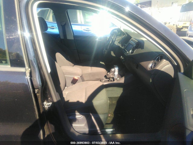 WVGBV7AX2HK049677 Volkswagen TIGUAN