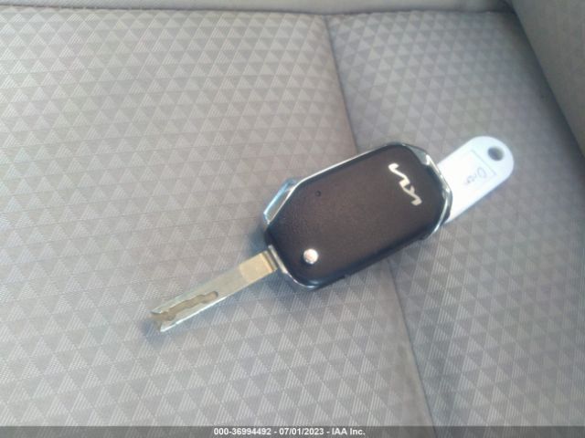 KNDJ23AU1P7187638 KIA SOUL LX