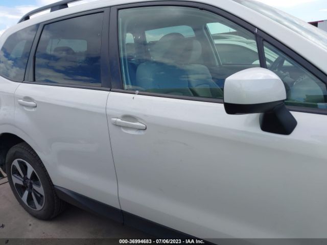 JF2SJAGC6JH574683 Subaru Forester Premium