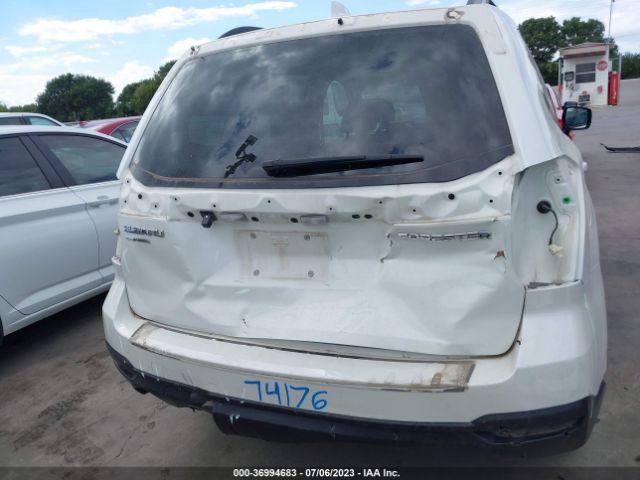 JF2SJAGC6JH574683 Subaru Forester Premium