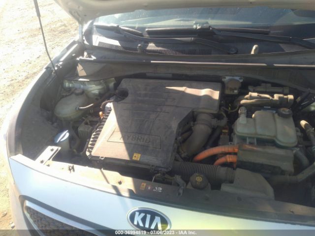 KNDCB3LC8H5074182 KIA NIRO LX