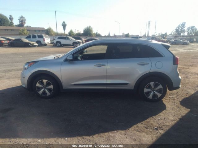 KNDCB3LC8H5074182 KIA NIRO LX