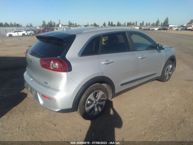KNDCB3LC8H5074182 KIA NIRO LX