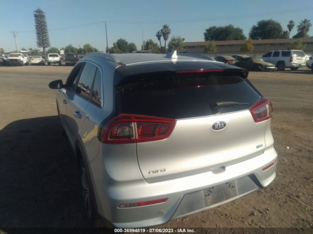 KNDCB3LC8H5074182 KIA NIRO LX