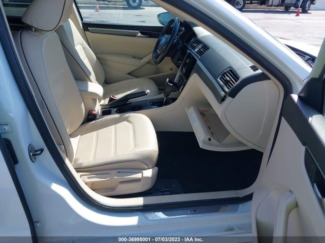 1VWDT7A30HC014188 Volkswagen Passat 1.8t R-line