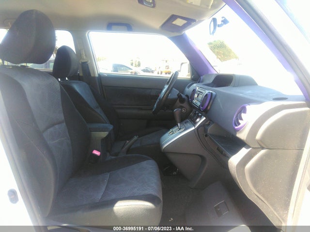2011 SCION XB VIN: JTLZE4FE5B1122079