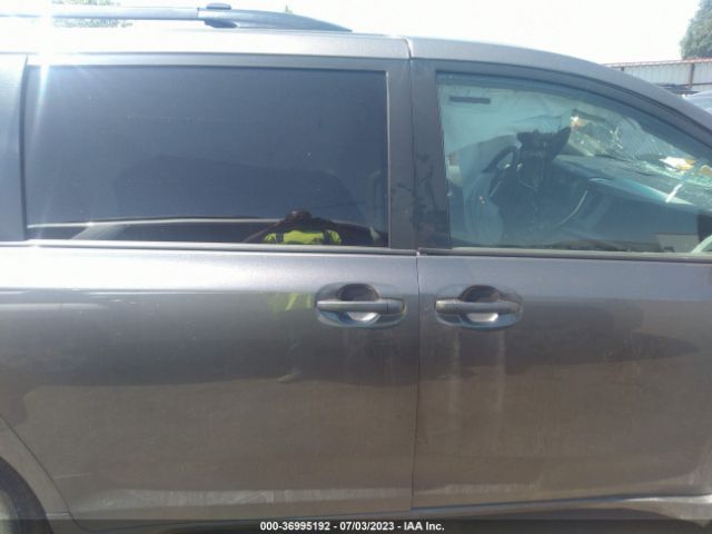 5TDKK3DC1GS759420 Toyota SIENNA LE