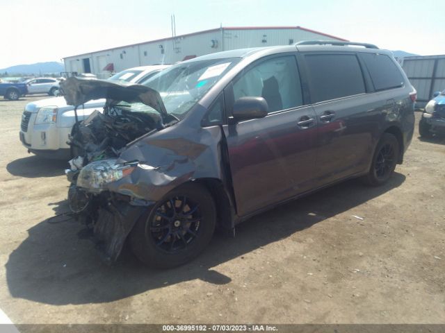 5TDKK3DC1GS759420 Toyota SIENNA LE