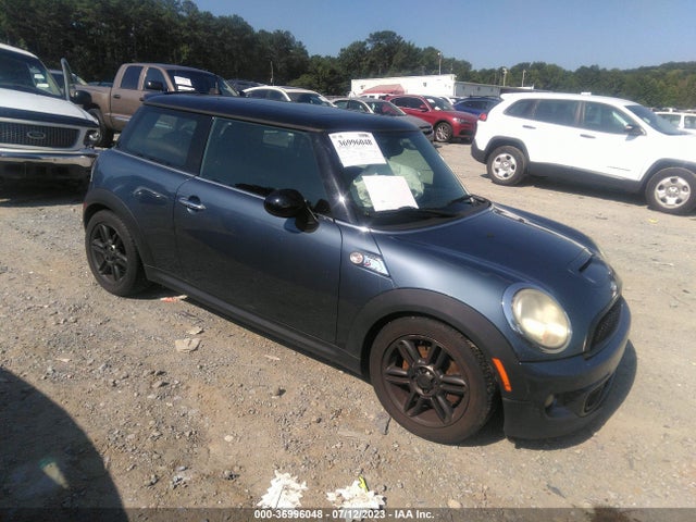 2011 MINI COOPER HARDTOP S VIN: WMWSV3C57BTY21453
