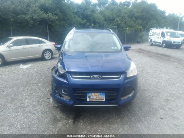 1FMCU9J94FUC14599 Ford Escape Titanium