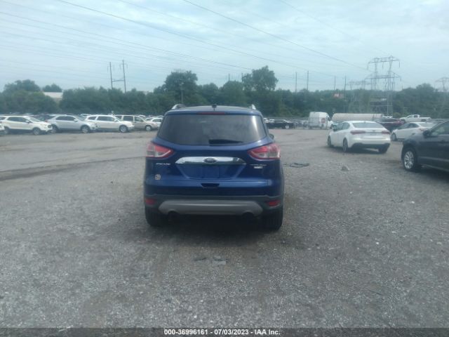1FMCU9J94FUC14599 Ford Escape Titanium
