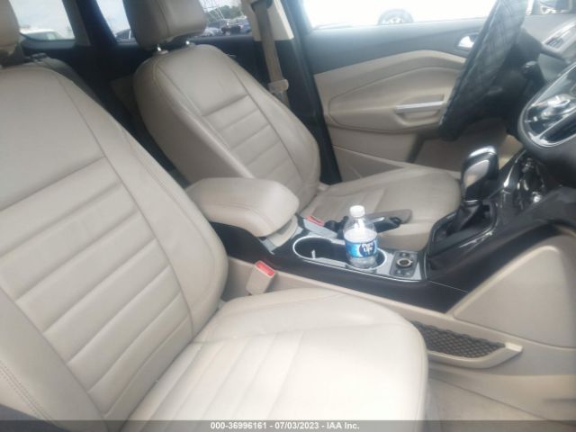 1FMCU9J94FUC14599 Ford Escape Titanium
