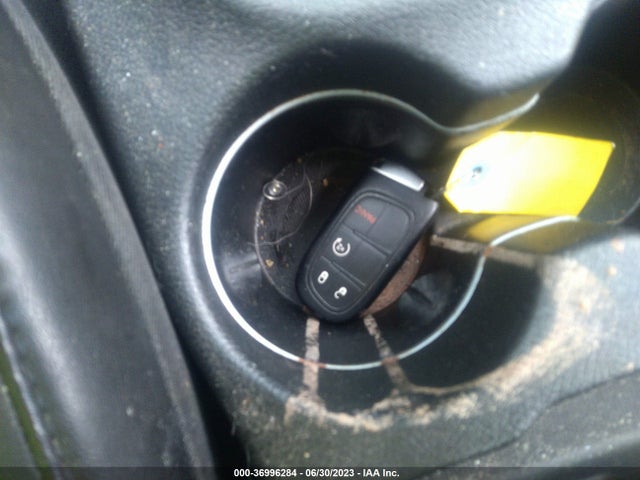 36996284 :رقم المزاد ، 1C4PJMDS2EW184716 vin ، 2014 Jeep Cherokee Limited مزاد بيع