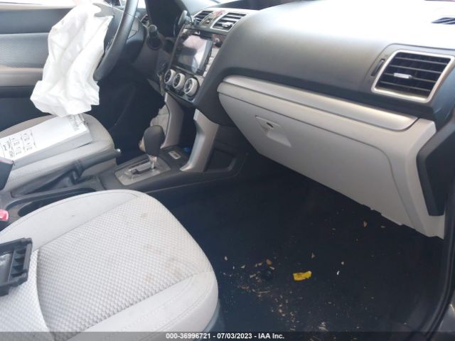JF2SJAGC2JH530308 Subaru Forester Premium