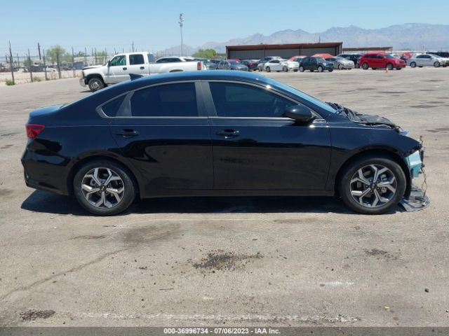 3KPF24AD0ME364543 KIA Forte Lxs
