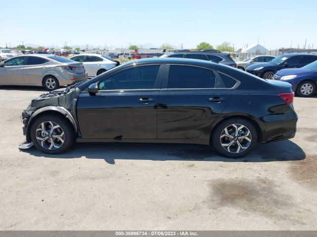 3KPF24AD0ME364543 KIA Forte Lxs