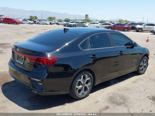 3KPF24AD0ME364543 KIA Forte Lxs