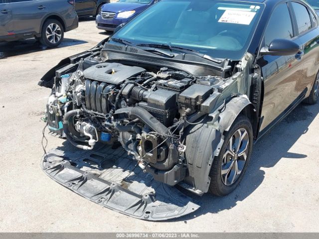 3KPF24AD0ME364543 KIA Forte Lxs